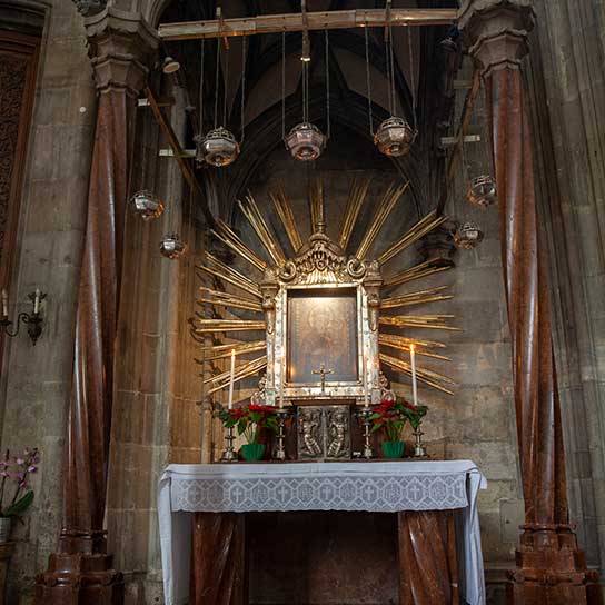 Maria Pocs Altar